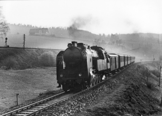Parní lokomotiva 464.050