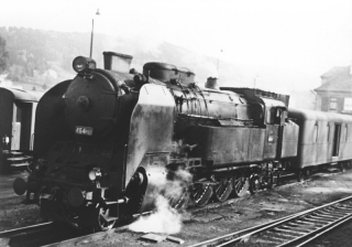 Parní lokomotiva 464.032